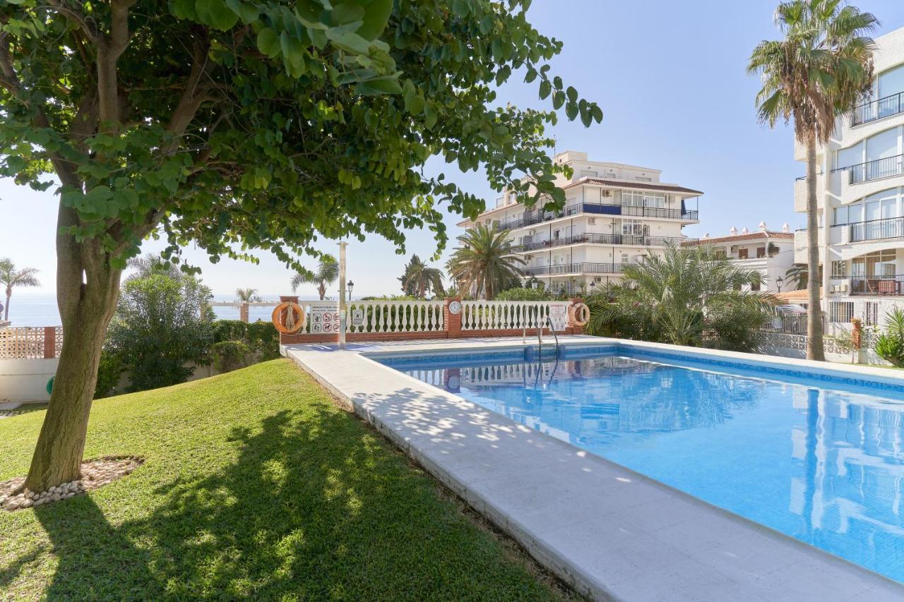 Carabeo 23- Acceso A La Playa Lägenhet Nerja Exteriör bild